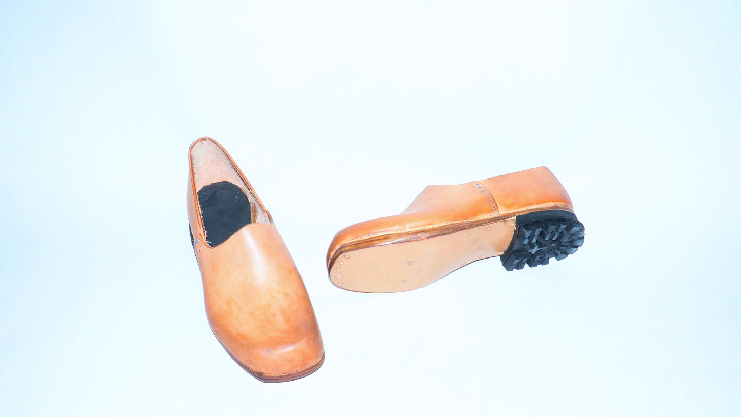 HD leather clog pre-order