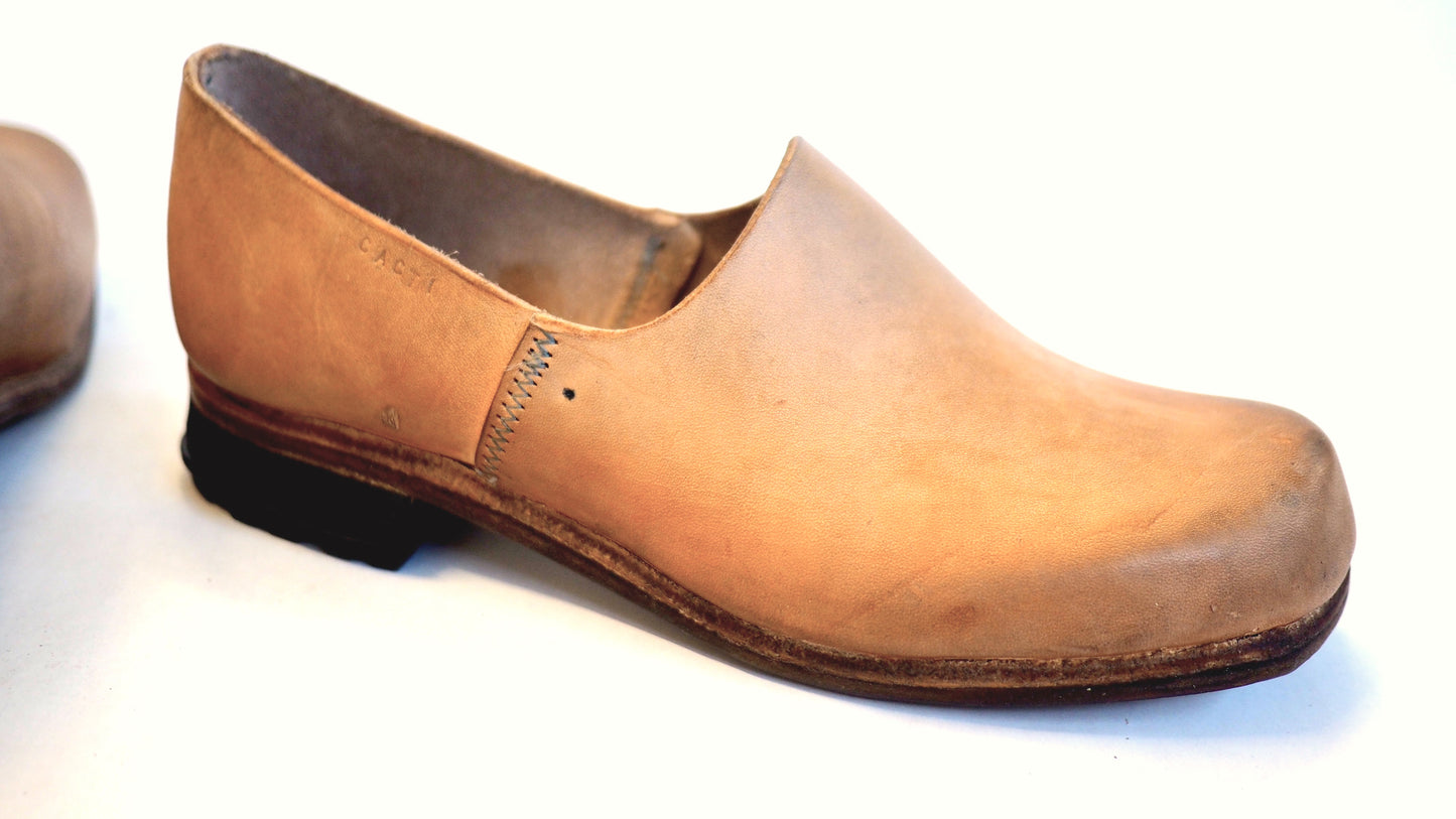 HD leather clog pre-order